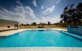 Village Machaan Resort 4*
